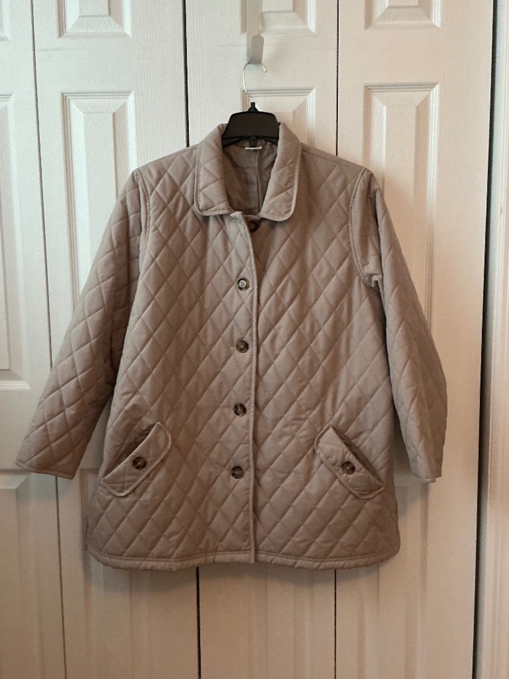Womenās Quilted Car Coat